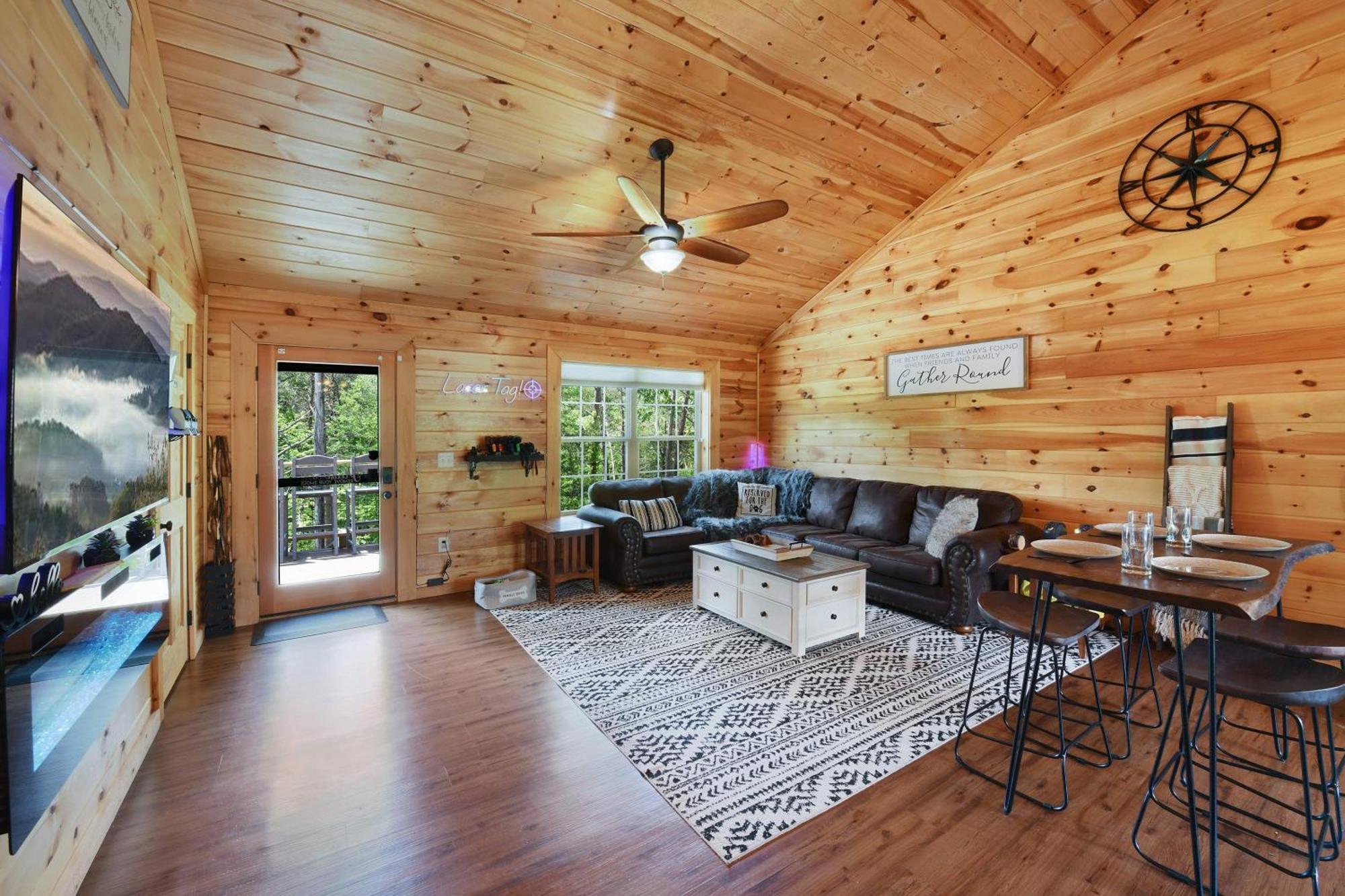 Enchanted Forest Cabin And Teepee! Lights & Laser Show! Private Hot Tub! Unique Stay! Севьервилл Экстерьер фото